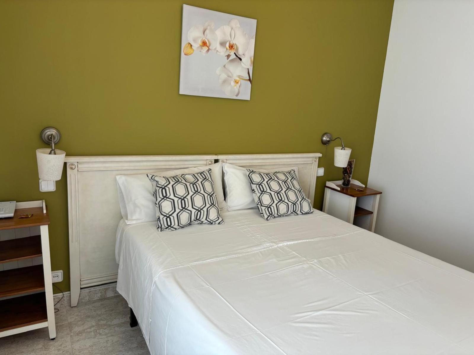Hostal Barrera มาดริด ภายนอก รูปภาพ
