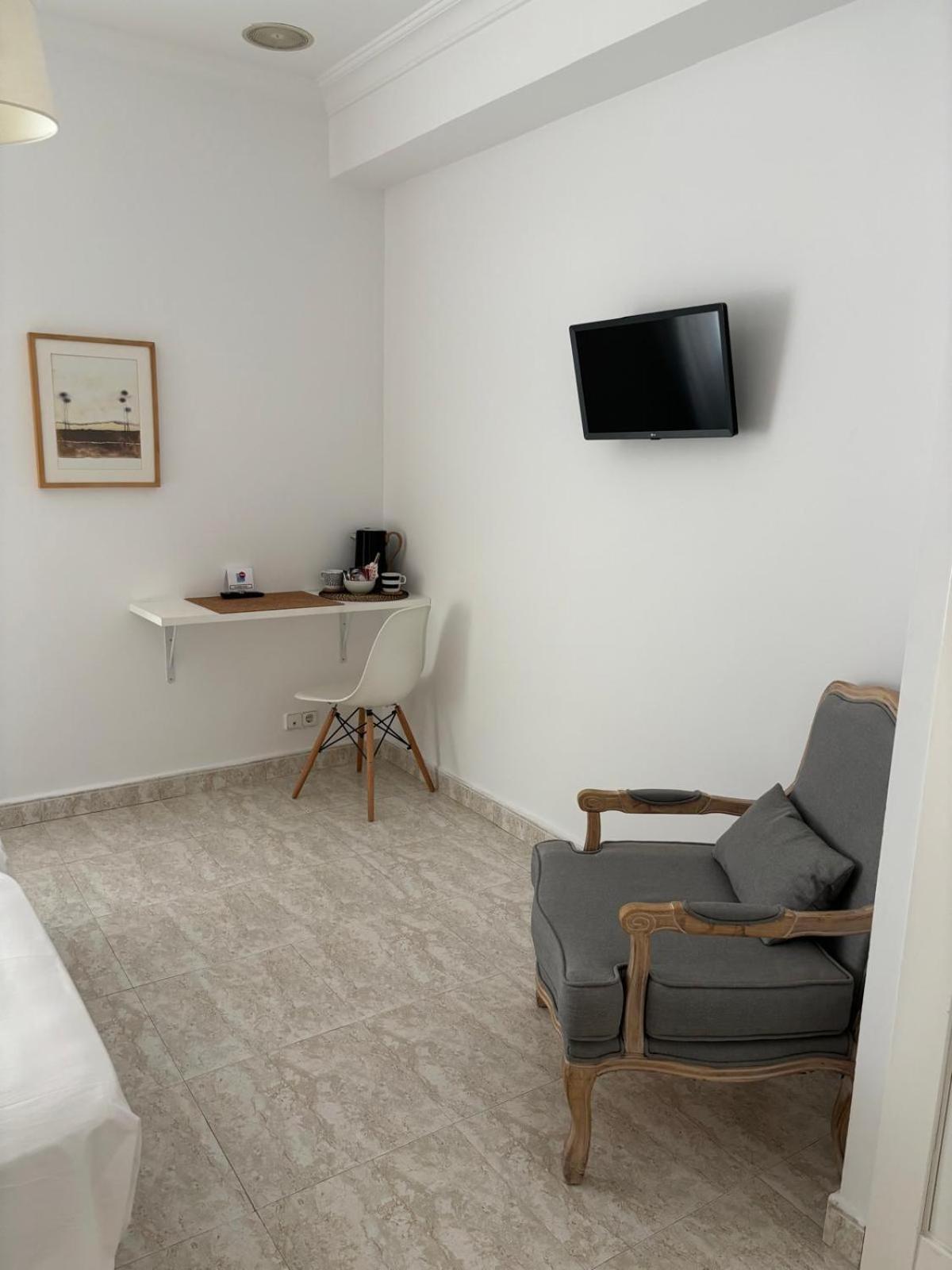 Hostal Barrera มาดริด ภายนอก รูปภาพ
