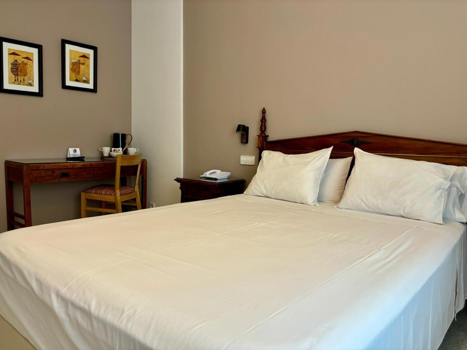 Hostal Barrera มาดริด ภายนอก รูปภาพ